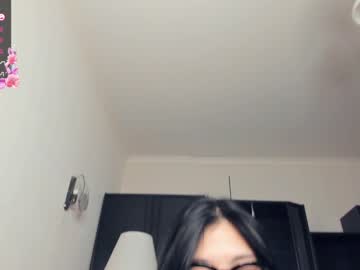 girl
        alwayssmile8 cam image #5090239
