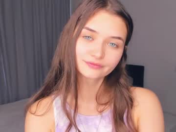 girl
        juliaaguilar cam image #2391441