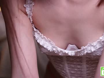 girl
        bonnie_petite cam image #3609271
