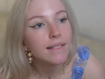 girl
        my_stella cam image #6045055