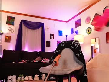 girl
        emmasky69 cam image #6076599