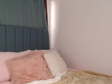 girl
        skytime96 cam image #5555910