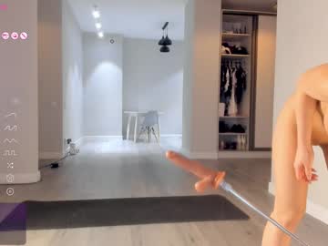 girl
        doseofhappiness cam image #6091335