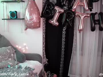 girl
        fiery_redhead cam image #552138