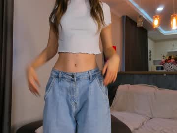 girl
        annisdwight cam image #5306548