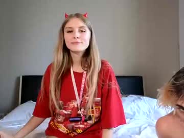couple
        ellie_mcqueen cam image #2974634