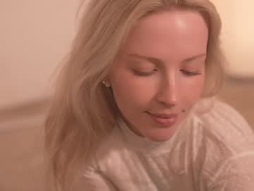 girl
        my_stella cam image #6997621