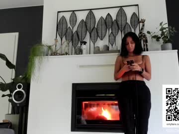 girl
        miiiawallace cam image #20291
