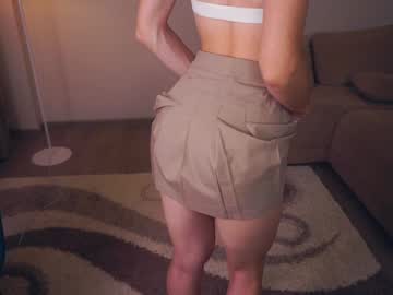 girl
        ashleycolden cam image #5268461