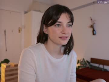 girl
        cowgiirlblues cam image #1190847