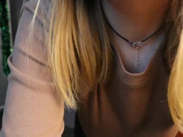girl
        gayfarwell cam image #5688804