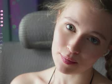 girl
        sonyaericsson cam image #4335038
