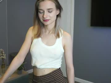 girl
        floraboor cam image #6511381