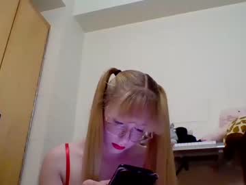 girl
        blonde_katie cam image #2928622
