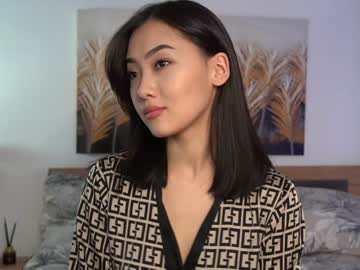 girl
        refined_style cam image #3745737