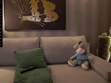 girl
        karrin cam image #2079308