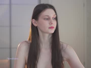 girl
        milanabaileys cam image #6024645