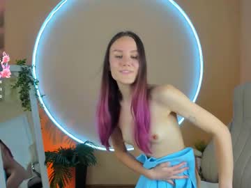 girl
        clare_ff cam image #6366323