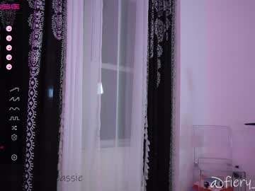 girl
        fiery_redhead cam image #1011898