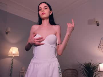 girl
        mariamhailey cam image #3480074