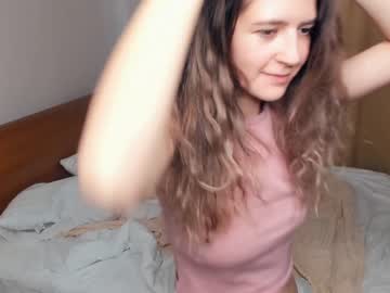 girl
        lorahartill cam image #3449137