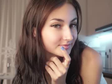 girl
        fancyash cam image #4750903
