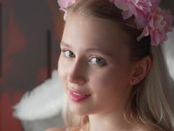 girl
        sonyaericsson cam image #4291676