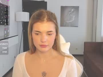 girl
        adri_dream cam image #6527429
