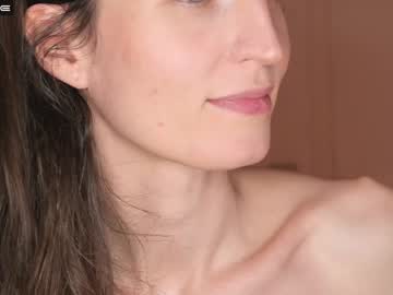 girl
        yulladao cam image #3789283