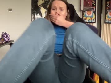 girl
        eatmypie69 cam image #3750449