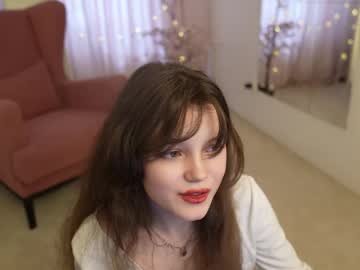 girl
        ur_mary_ cam image #6622756