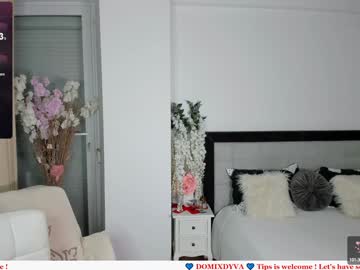 girl
        domixdyva cam image #4879892