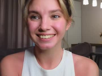 girl
        selfish_ashley cam image #4398023