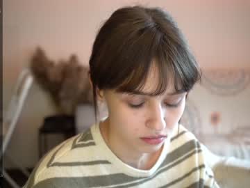 girl
        diruriru cam image #3945448