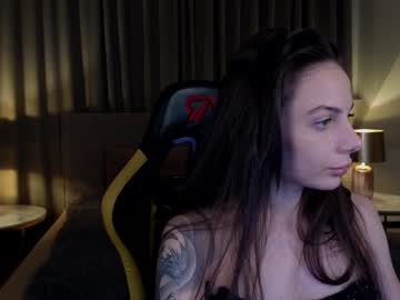 girl
        alina_054_ cam image #4810045