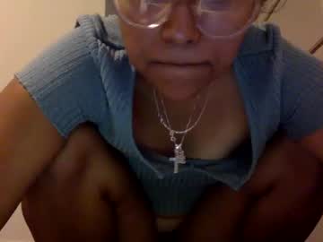 girl
        rleah832 cam image #4869401