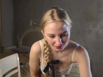 girl
        merylharvison cam image #5334319