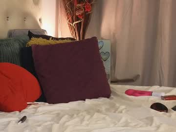 girl
        alyonaqueen_ cam image #5075173