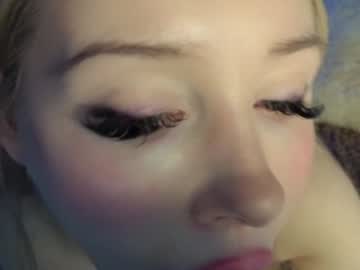 girl
        tastytilly cam image #5011591