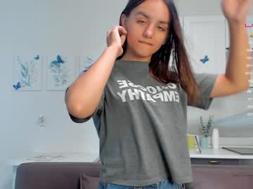 girl
        karalyons cam image #2011800