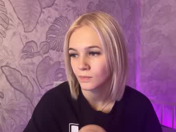 girl
        melody_stewart cam image #6415068