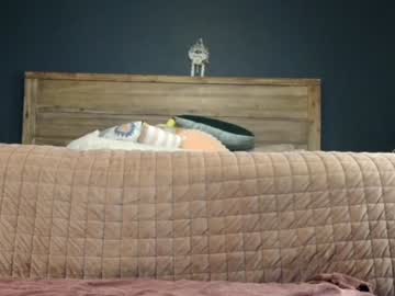 couple
        mssbb cam image #5555992