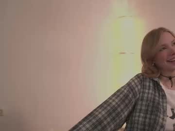 girl
        april_blush cam image #6637552