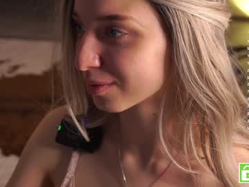 girl
        checkmypeach cam image #6367778