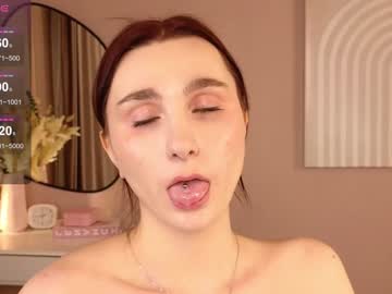 girl
        darkwilllow_ cam image #6064758