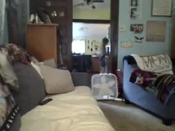 girl
        liylabby cam image #1512017