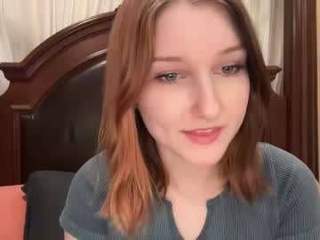 girl
        tinytittytia cam image #4158709