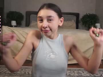 girl
        zarascarlett cam image #5740039