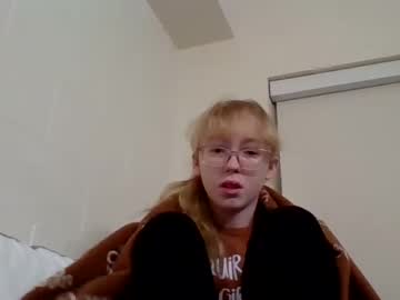 girl
        blonde_katie cam image #3339579
