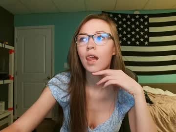 girl
        anabelleleigh cam image #6774596